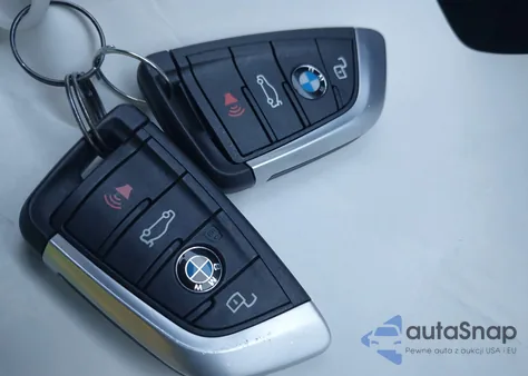 2023 BMW 330I xDrive z USA, uszkodzony, nr VIN 3MW89FF07P8D69955